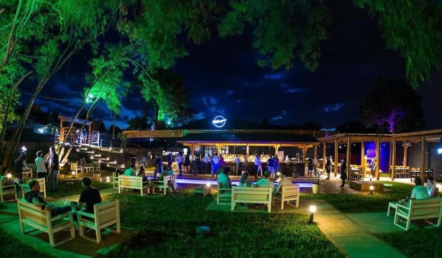 From Foz do Iguaçu: Puerto Iguazu Night Tour - The Feirinha and Argentina’s snack table