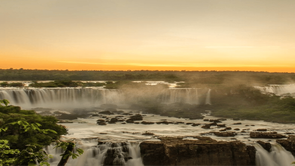 From Foz do Iguaçu: Sunset at the Falls - What the guide adds to the outing