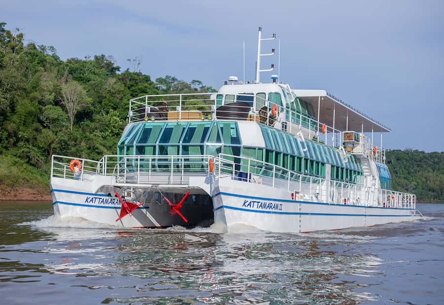 From Foz do Iguaçu: Sunset Catamaran Tour with Meal - From your hotel to the river port