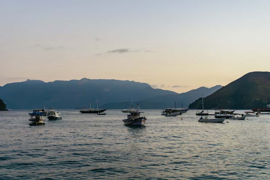 From Rio de Janeiro: Angra dos Reis Boat Trip with Lunch - Boarding the schooner among Angra’s islands