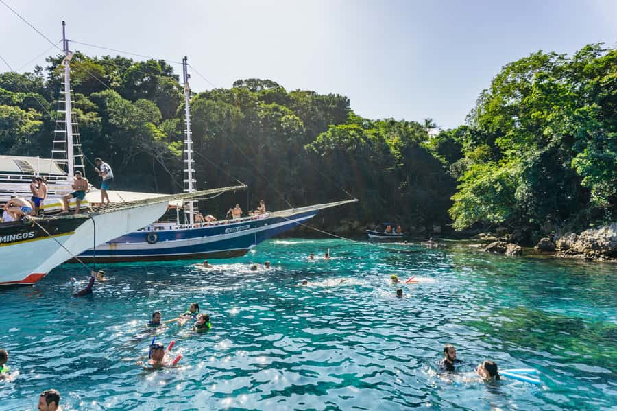 From Rio de Janeiro: Angra dos Reis Boat Trip with Lunch - Blue Lagoon and the best chance to see fish