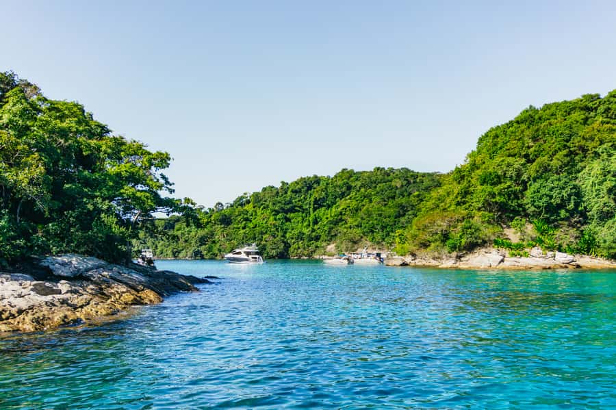 From Rio de Janeiro: Angra dos Reis Boat Trip with Lunch - What the $63 price really covers