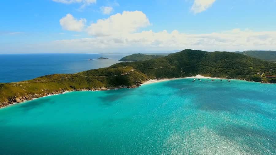 From Rio de Janeiro: Arraial do Cabo Boat Trip with Lunch - Arriving at the docks and boarding the schooner