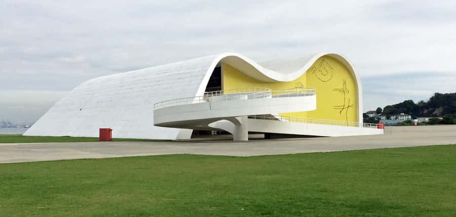 From Rio de Janeiro: Niterói Day Trip - The MAC: Niterói’s Saucer Over the Water