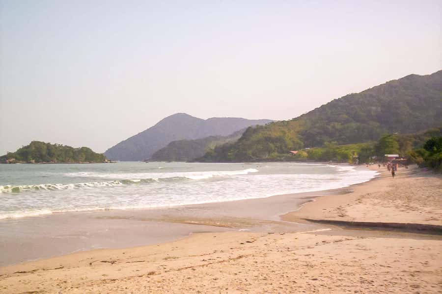 From São Paulo: Santo Amaro Island Trekking by Wild Beaches - White Beach is the first reward
