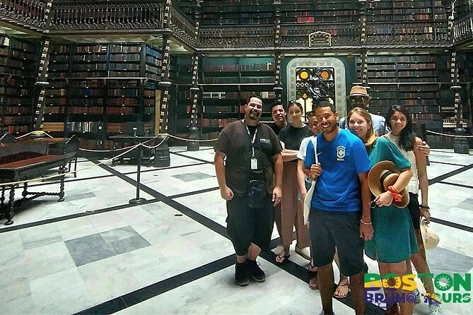 From the Past to the Present: A Historical Walking Tour of Rio - Selarón Steps and the city’s playful side