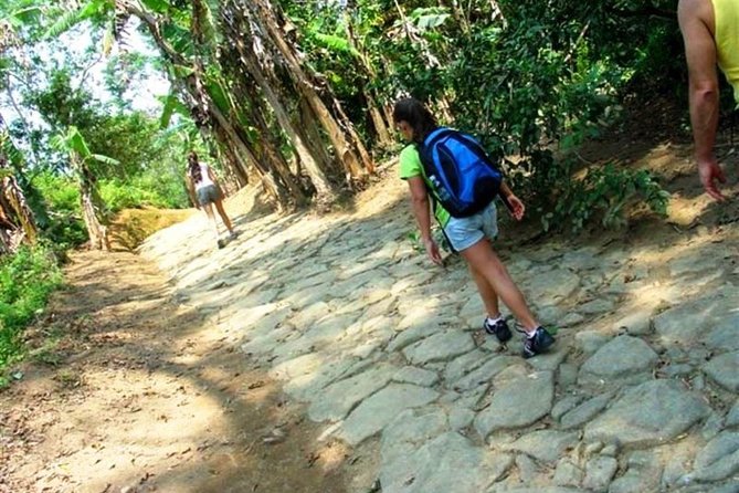 Gold trail adventure cultural hike BY PARATY TOURS - Tobogã Waterfall brings a change of pace