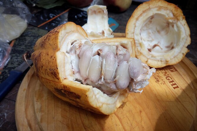 Guided Market Fruit Tasting in Rio with 15+ Exotic Flavors - Local guides make the difference