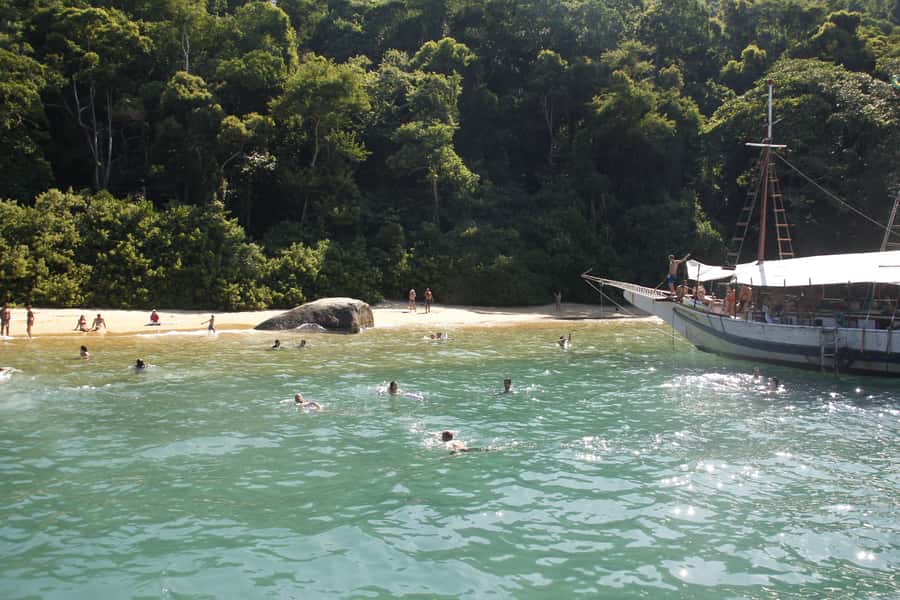 Half-Day Schooner Cruise and Snorkeling in Paraty Bay - Ilha Comprida, Paraty Bay’s natural fish aquarium