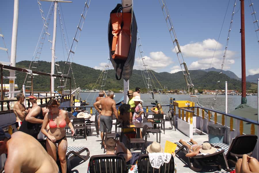 Half-Day Schooner Cruise and Snorkeling in Paraty Bay - Lula’s Beach for a calm swim