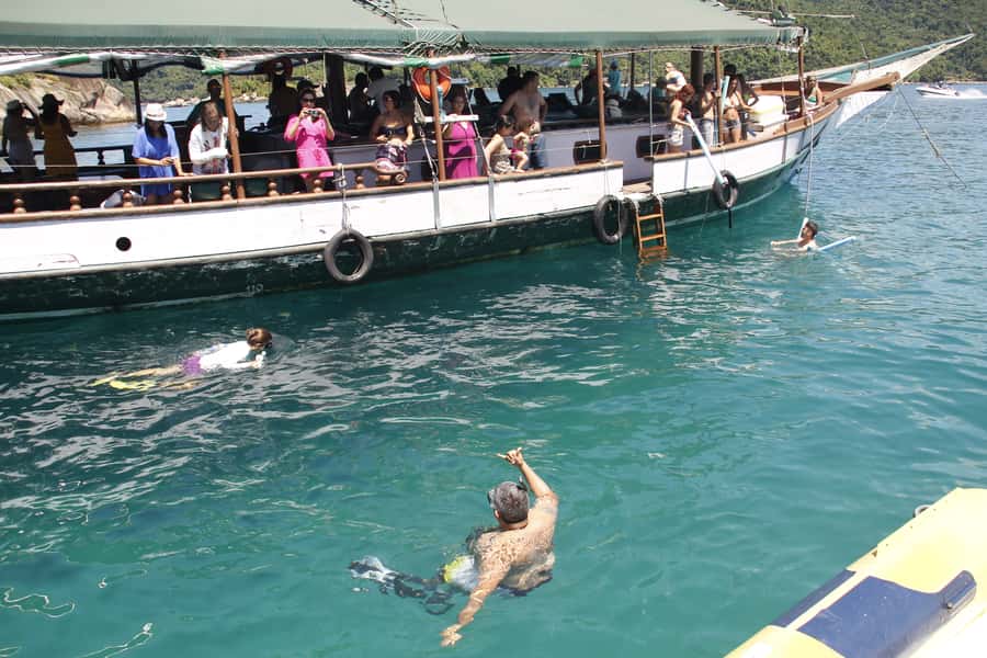 Half-Day Schooner Cruise and Snorkeling in Paraty Bay - Snorkeling gear, safety, and comfort