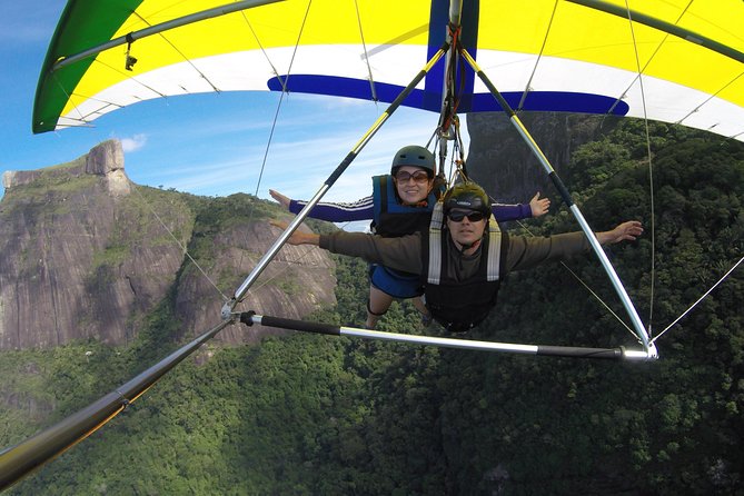 Hang gliding in Rio de Janeiro - Riding up to Pedra Bonita