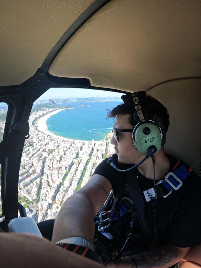 Helicopter flight no doors in Rio de Janeiro - Ipanema and Arpoador in One Short Sweep