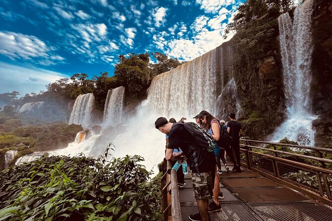 Highlights Iguaçu Brazil Paraguay and Argentina - Brazilian Iguazú Falls: the broad first impression