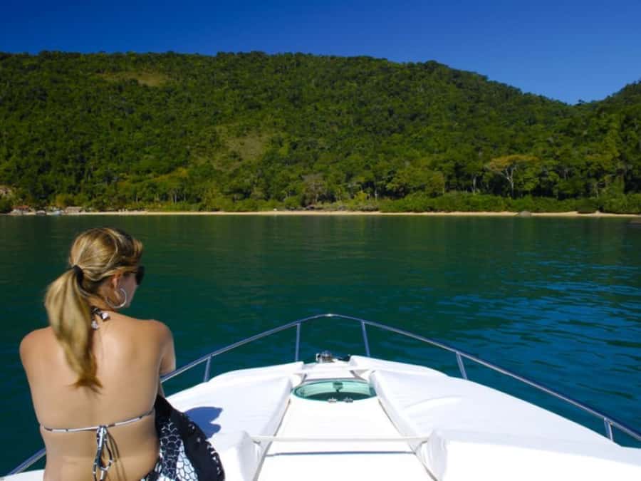 Idyllic Islands Private Speedboat Tour in Paraty - Leaving Paraty Behind For The Bay
