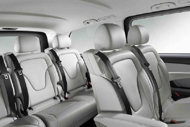 IGU Airport Transfers - Meeting your driver inside IGU Airport