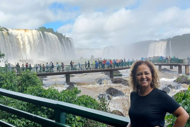 Iguaçu: Brazilian Side Falls, Boat Tour, Bird Park – Tickets & Lunch Included - Pickup and the private-tour advantage