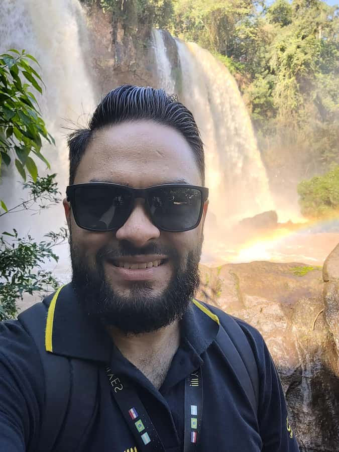 Iguassu Waterfalls Private Day Tour: Both sides, same day! - Crossing into Brazil changes the view