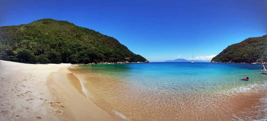 Ilha Grande: 360° Circumnavigation Speed Boat Tour - 8h - Caxadaço: a short first taste of the wild coast