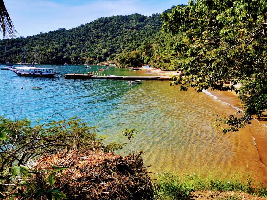 Ilha Grande: 360° Circumnavigation Speed Boat Tour - 8h - Meros: clear water and a quieter final swim