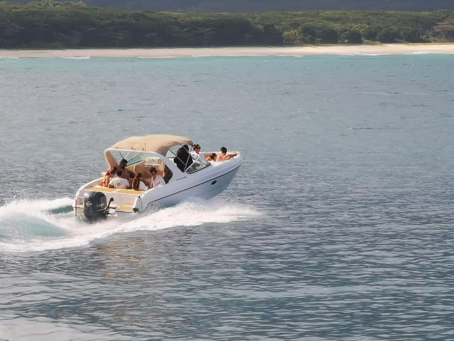 Ilha Grande: 360° Circumnavigation Speed Boat Tour - 8h - What to bring, rent, and leave behind