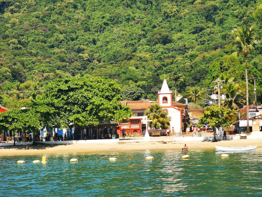 Ilha Grande: Private Hiking with Forest, Beaches & Waterfall - Starting in Vila do Abraão with history underfoot