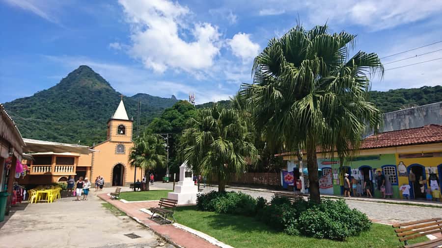 Ilha Grande: Private Historic Walking Tour with Natural Pool - Forest trails, views, and the pace of the walk