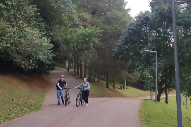 Interparks Cycling Tour Curitiba for small groups - Barigui Park brings the ride home