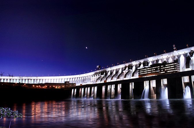 Itaipu Iluminated - The illuminated dam and possible music show