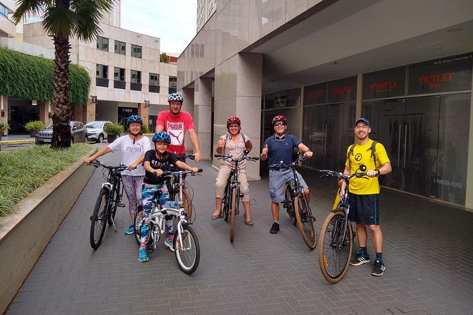 JK Memorial Bike Tour and Crystal Square - Buriti Palace and the square named for its plant