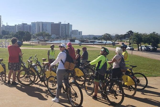 JK Memorial Bike Tour and Crystal Square - A green break at Sarah Kubitschek City Park