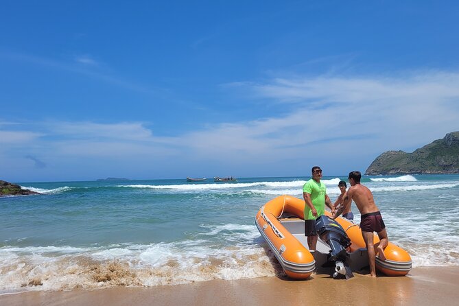 Lagoinha do Leste Hiking and Photography Tour in Florianopolis - The 2-kilometer Atlantic Forest trail home