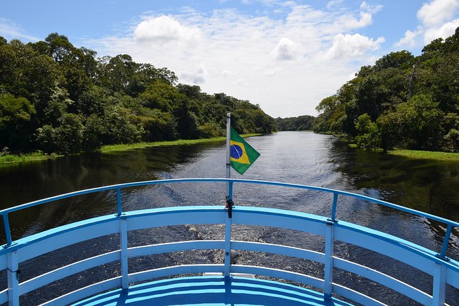 Manaus to Tabatinga by boat in Private Cabin! Barco para Tabatinga em Cabine! - Leaving Manaus from Feira Manaus Moderna