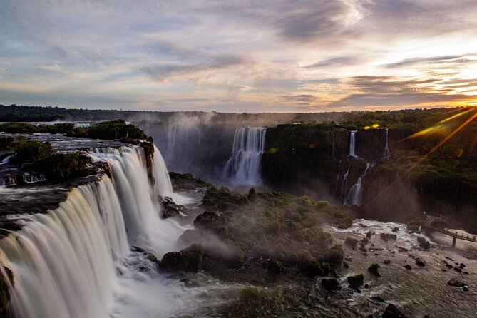 One day tour of two waterfalls in Brazil and Argentina - Crossing to Brazil and changing the view