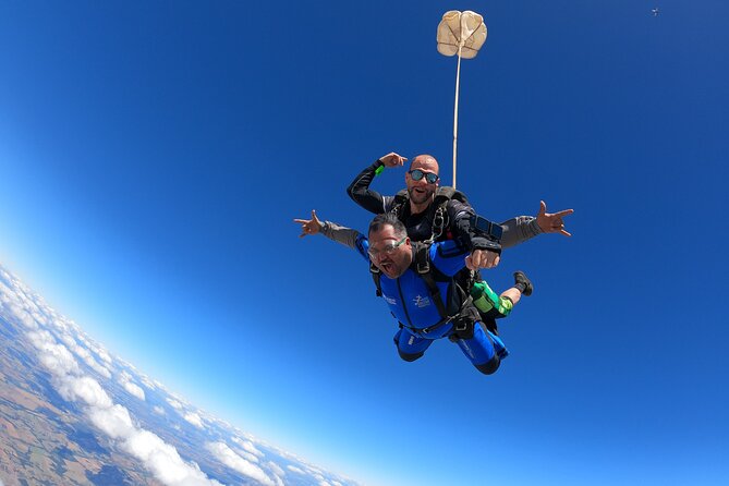 Parachute jump in Boituva with 360o Vision - What the 45-minute schedule means for your day