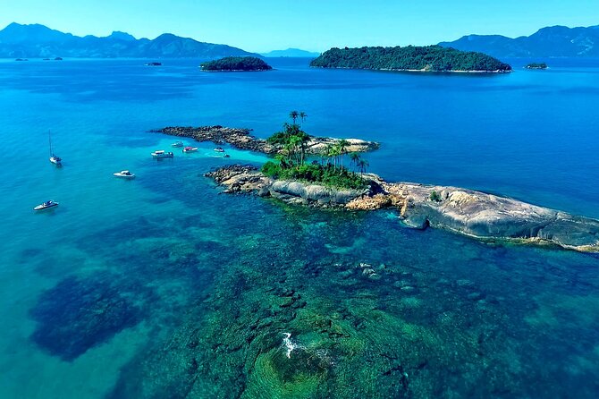 Paradise Islands in Angra dos Reis Private Boat Route - Praia do Dentista: calm water with a famous nickname