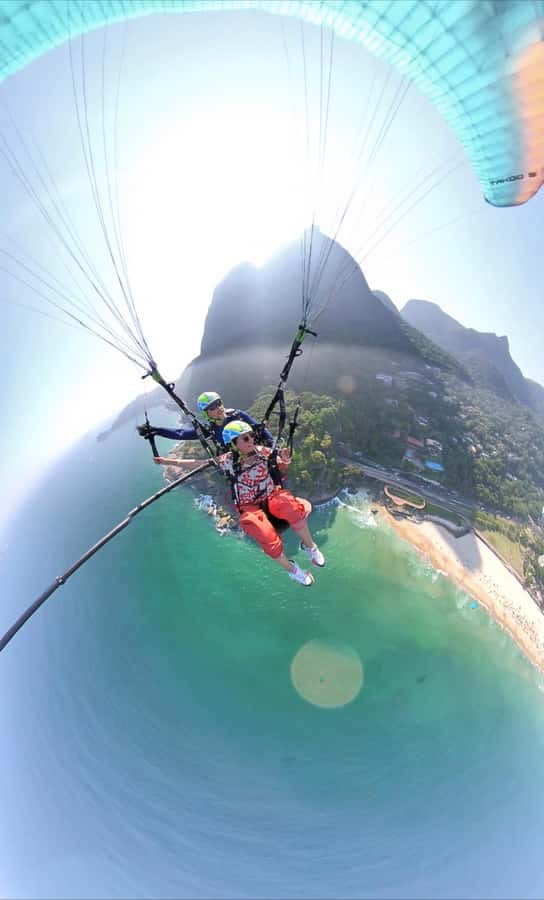 PARAGLIDING FLIGHT IN SÃO CONRADO - RIO DE JANEIRO - A gentle takeoff instead of a dramatic jump