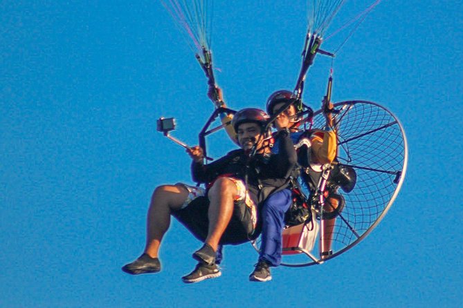 ParaMotor Instruction Double Flight - Seeing Porto das Dunas and Beach Park from above
