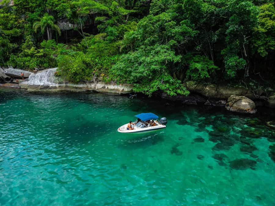 Paraty: A Private Speedboat Experience in Mamangua - Why a private boat makes sense in Saco do Mamangua