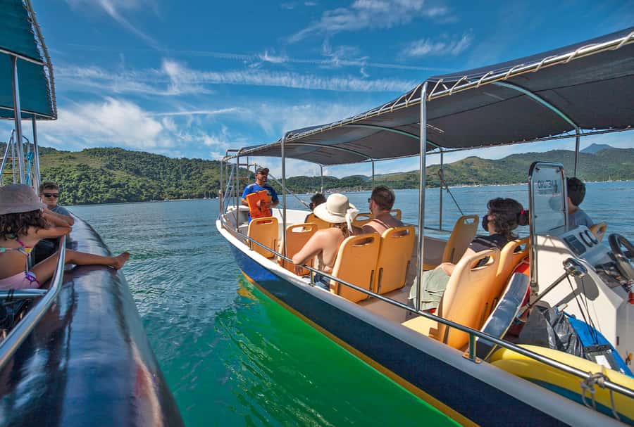 Paraty: Fast Boat Expedition to Saco do Mamangua - Leaving Paraty for the open bay