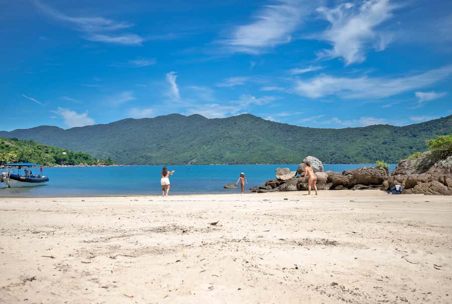 Paraty: Fast Boat Expedition to Saco do Mamangua - Four beaches, four chances to get wet