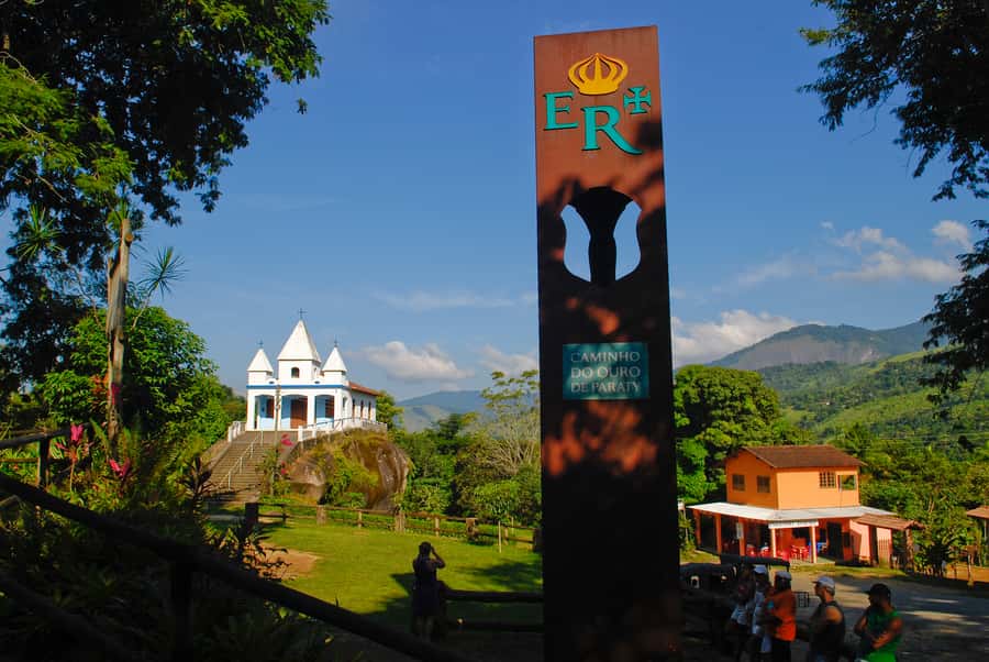 Paraty: Jungle Waterfalls and Cachaça Distillery Jeep Tour - Engenho D’Ouro and the cachaça lesson