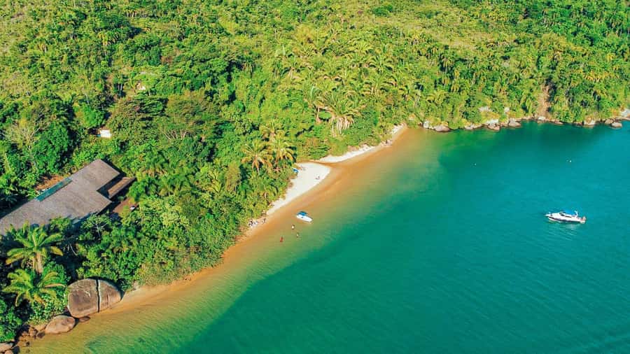 Paraty: Saco do Mamanguá Speedboat Tour - Engenho Beach, a quieter pause