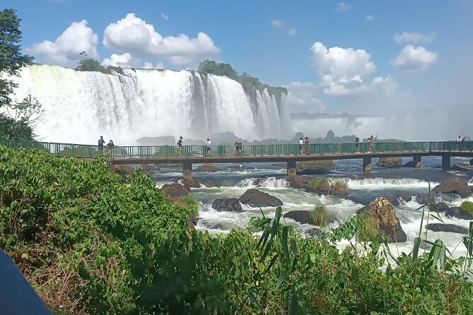PARTICULAR TOUR of 2 days in the Iguassu Falls side BRA and ARG - Why Seeing Both Sides Matters