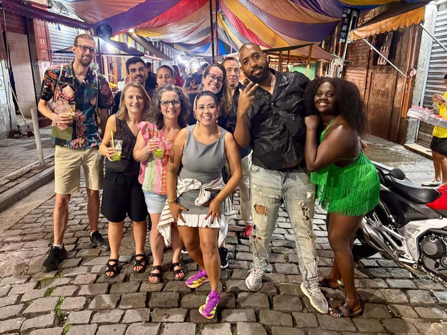 Pedra do Sal: Live Samba Night with Local Guide & Drink - Crowds, comfort, and safety
