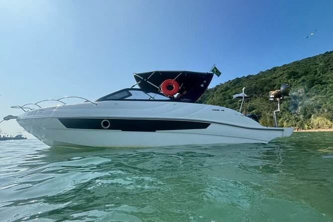 Private Boat Tour through the beautiful beaches and islands of Búzios - The optional barbecue near João Fernandes