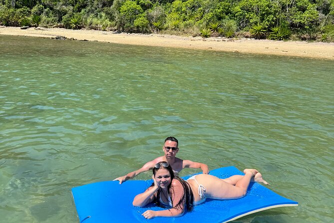 Private Boat Tour through the beautiful beaches and islands of Búzios - What the $490.07 group price really means