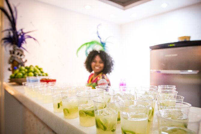 Private Carnaval Experience with Pickup: Carnival backstage, Drink, Samba & more - Key points at a glance