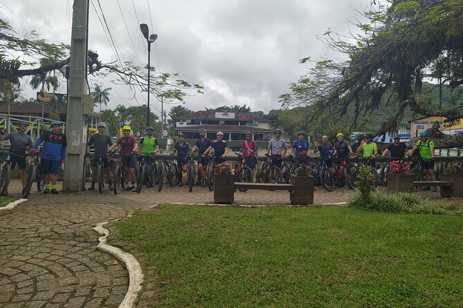 Private Cycling Tour to Morretes - via Estrada da Graciosa / including transfer from Curitiba - The long descent through the Graciosa Mountains