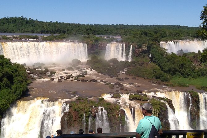 Private day tour to Iguazu Falls Brazil, Bird Park and Itaipu Dam - What the private vehicle and pickup details mean